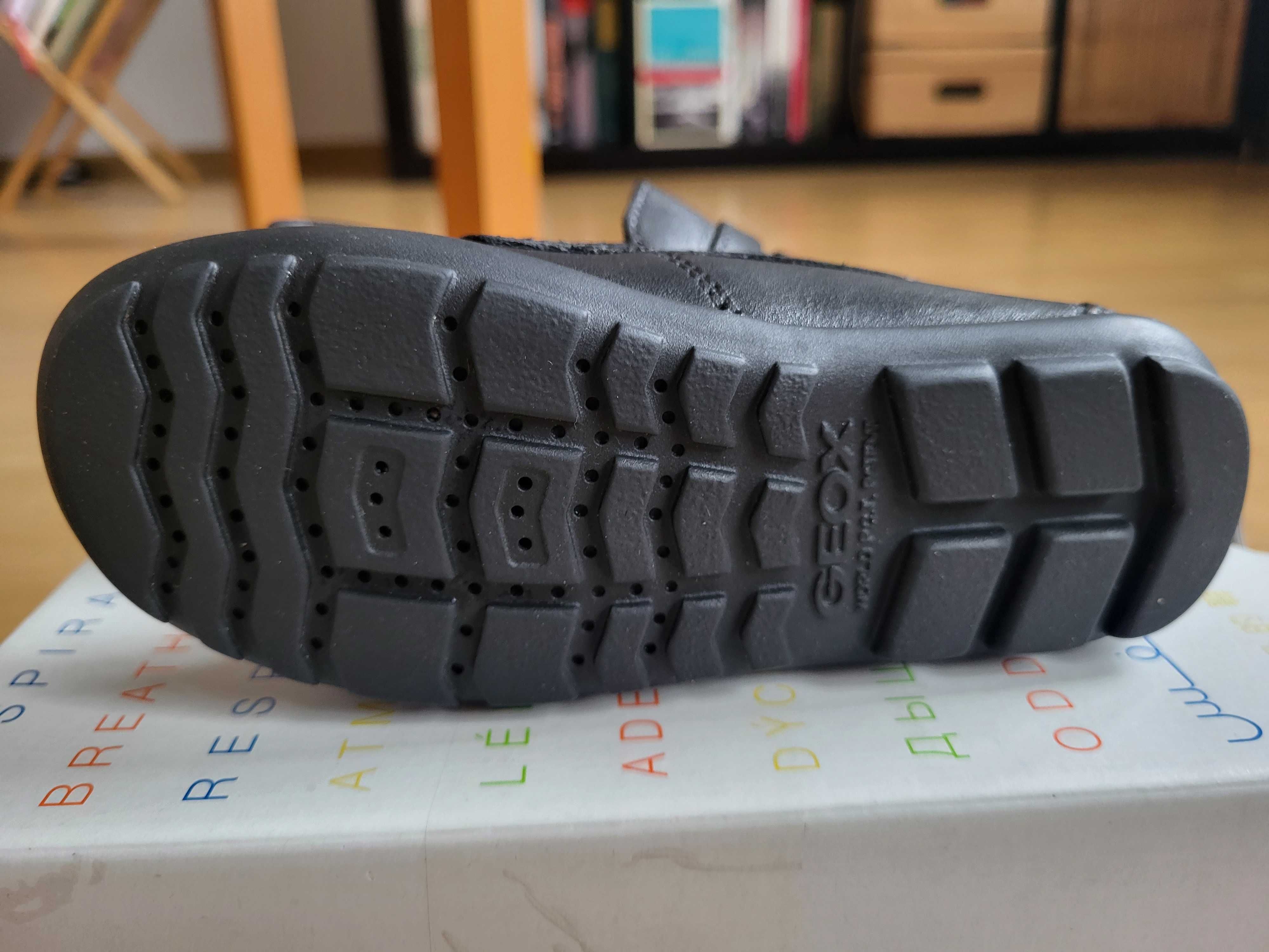 Geox New Fast Boy mokasyny buty chłopięce rozm 26