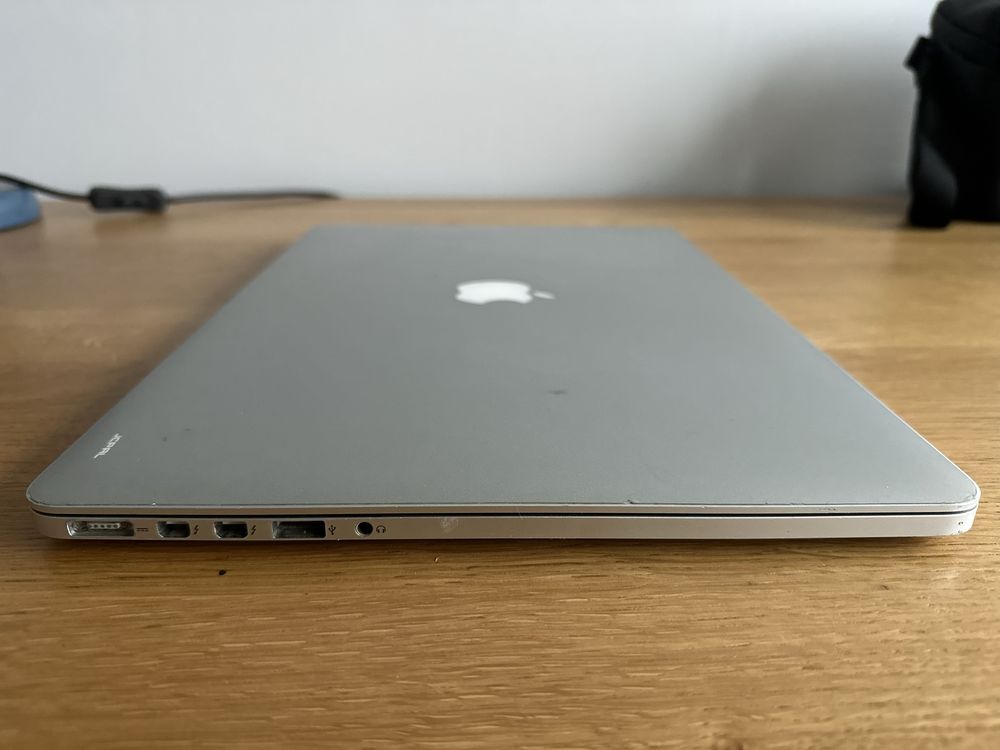 Apple MacBook Pro (Retina, 15-calowy, model A1398) + pudełko/zasilacz