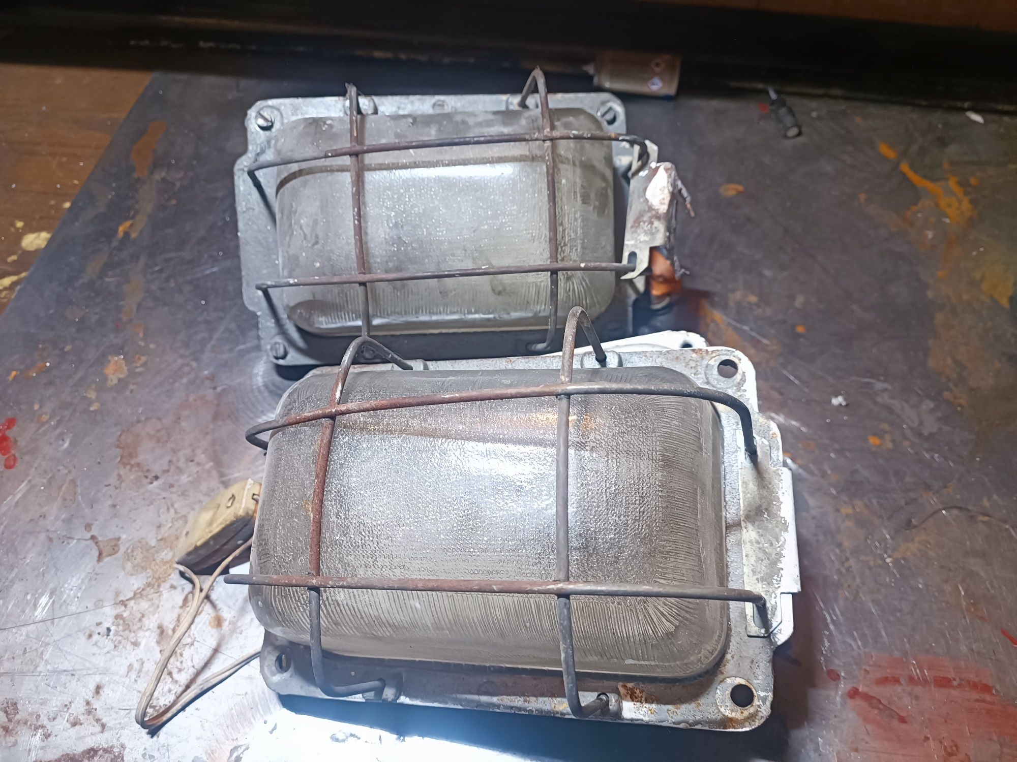 Lampa loft stra magazynowa kanałowa