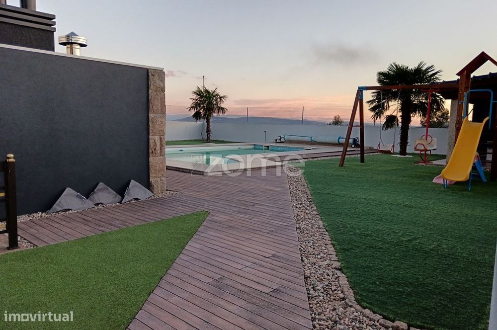 Moradia T3 com piscina em Sobrosa, Paredes