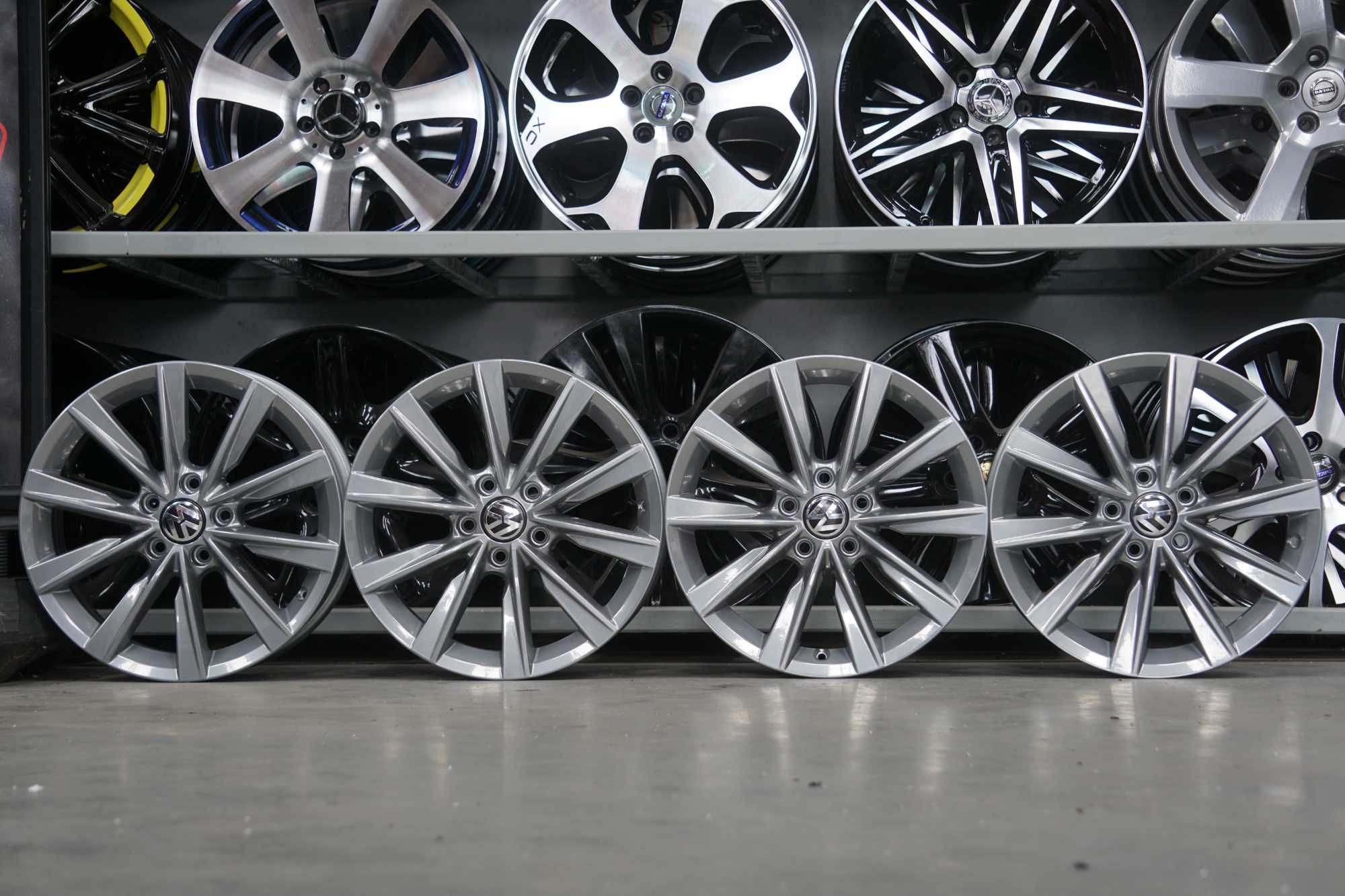Alufelgi oryginał VW 5N0 5x112 7Jx17 et43 cb57,1mm efekt Vicrom