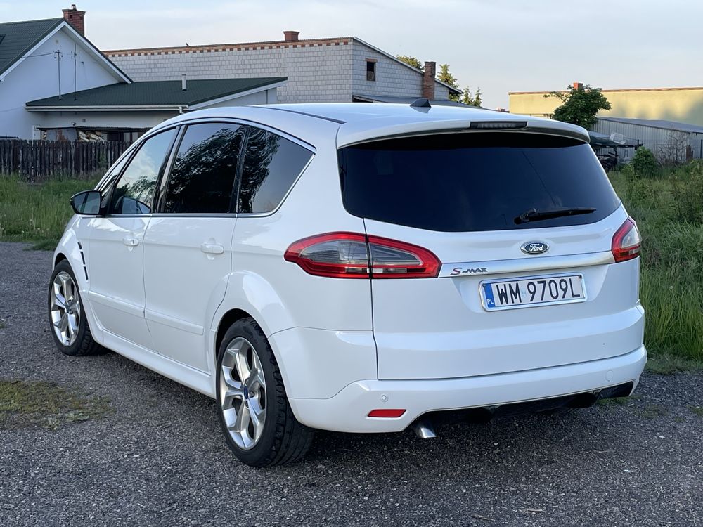 Ford s-max titanium