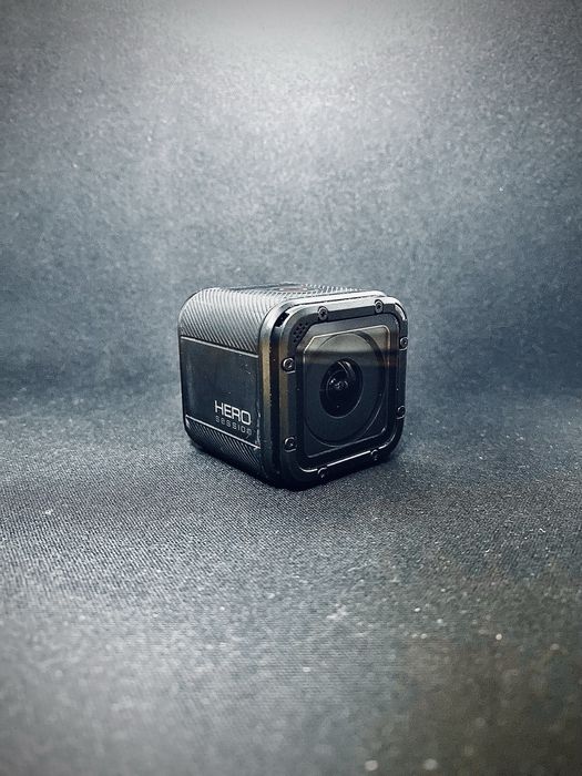 Продам камеру «GoPro hero 5 session+шлем на голову+водонепроницаемый ч