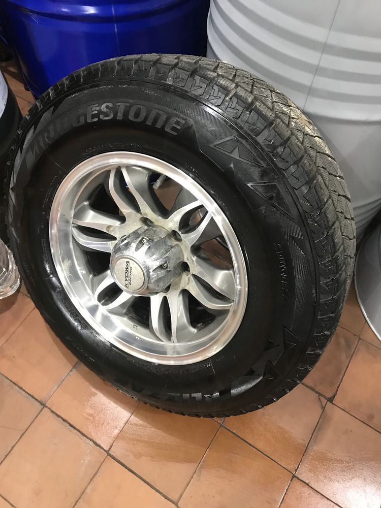 Шины Bridgestone BLIZZAK DM-V2 с дисками 6x139,7 r16 Mitsubishi L200