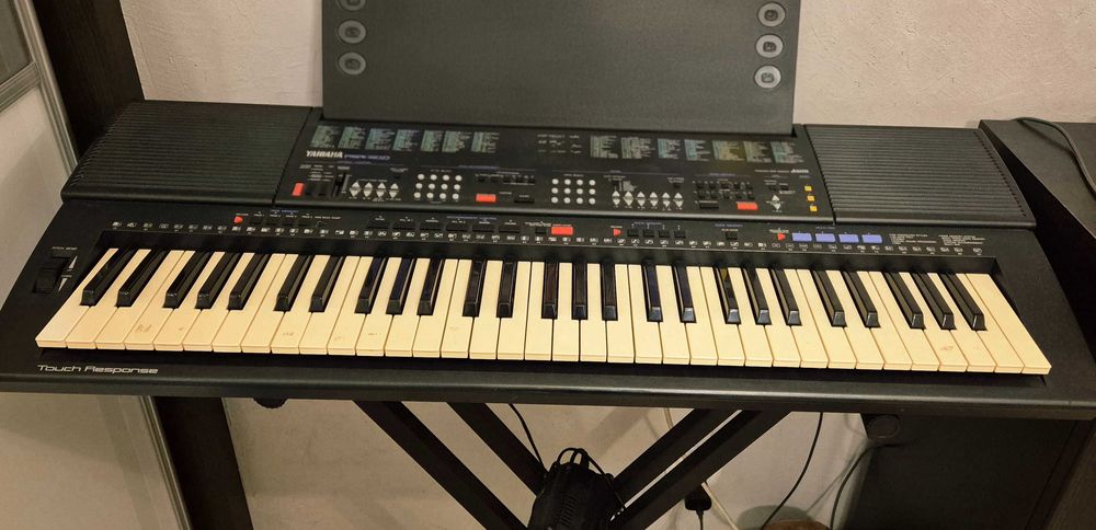 KEYBOARD YAMAHA PSR-500 plus statyw