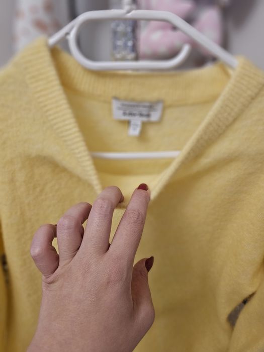 Bardzo miły sweter marki & Other Stories rozm.  S