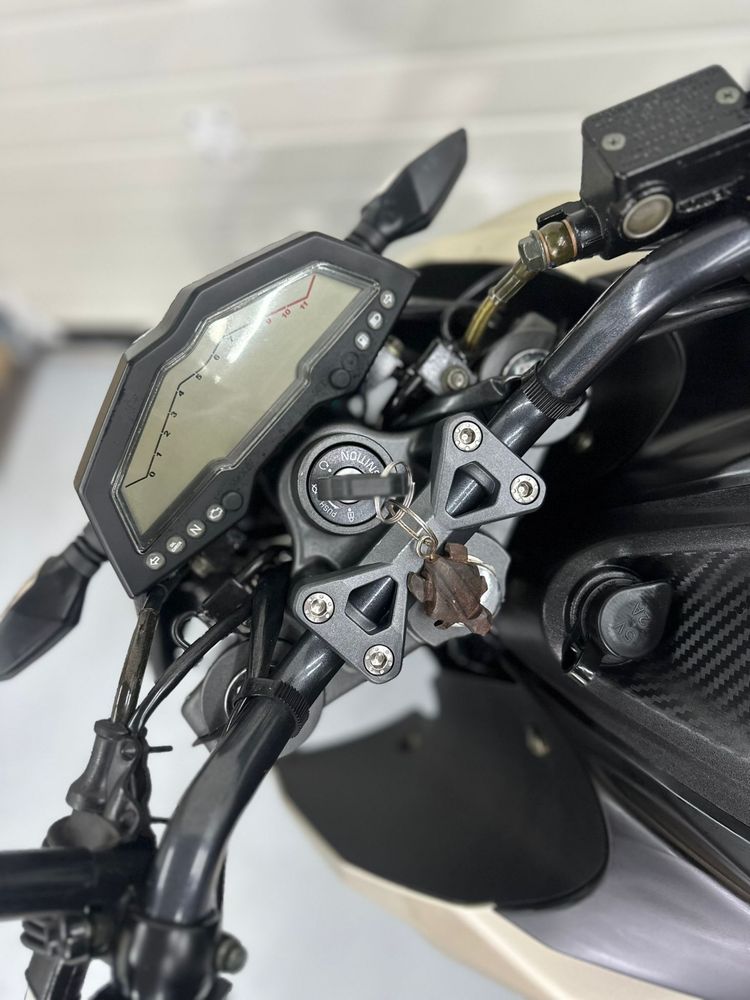 Sym nhx 125 naked
