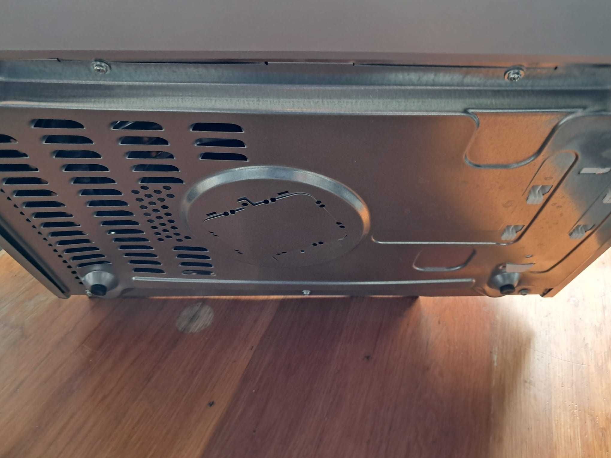 Panasonic NN-CD575 kompaktowa kuchenka wielofunkcyjna Slim-Line
