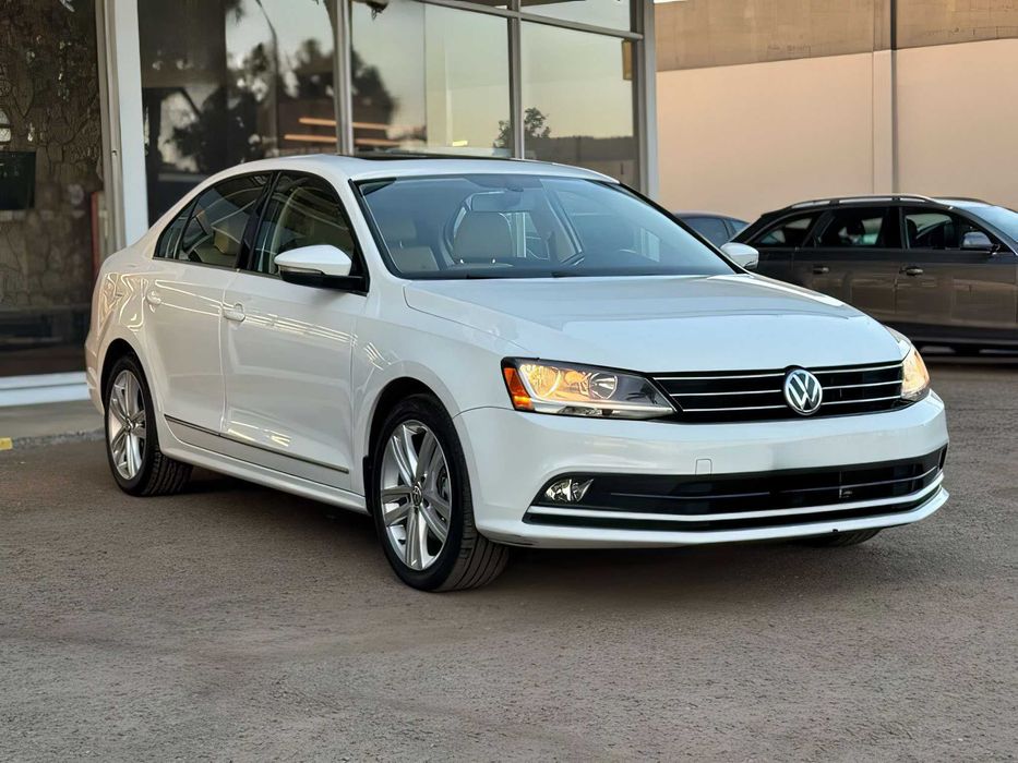 Volkswagen Jetta      2017