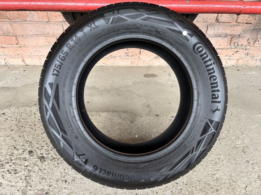 Комплект нових літніх шин 175/65R14 Continental