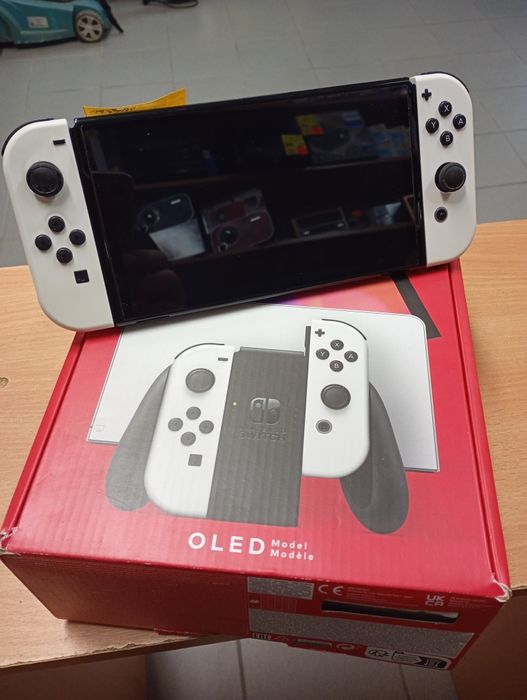Konsola Nintendo Switch OLED biała akcesoria Komis Madej Tarnów