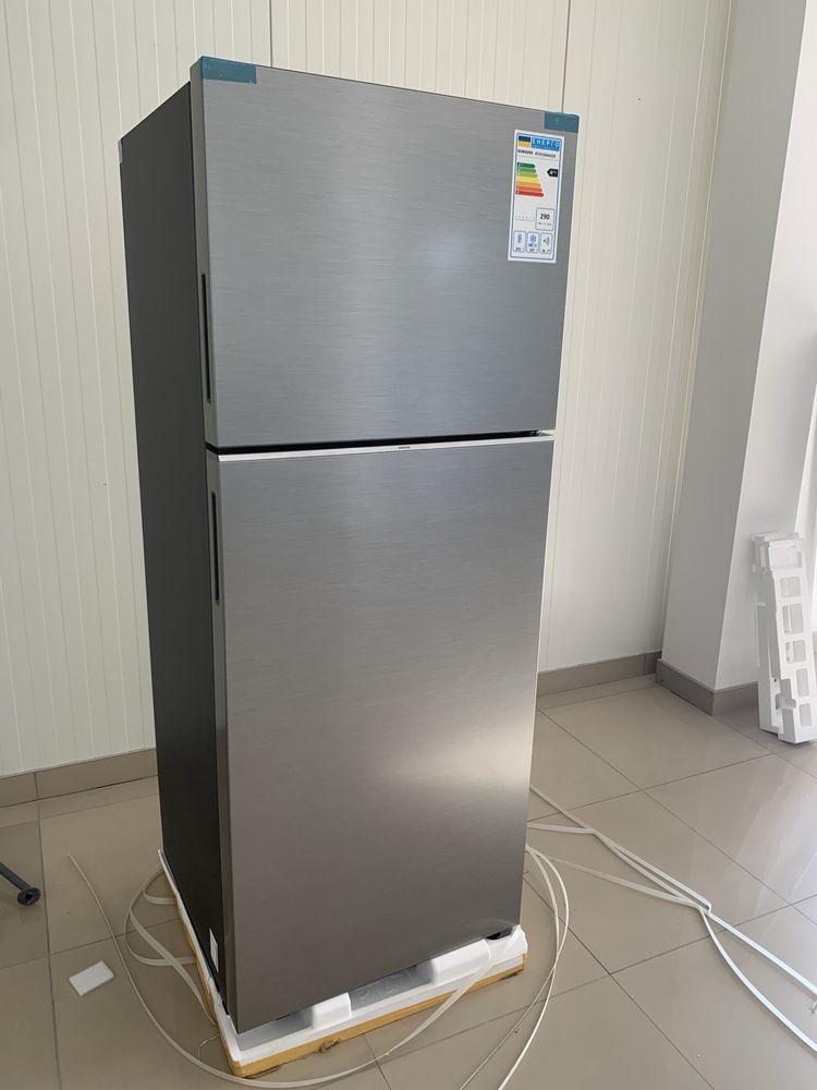 Холодильник Samsung RT47CG6442S9UA