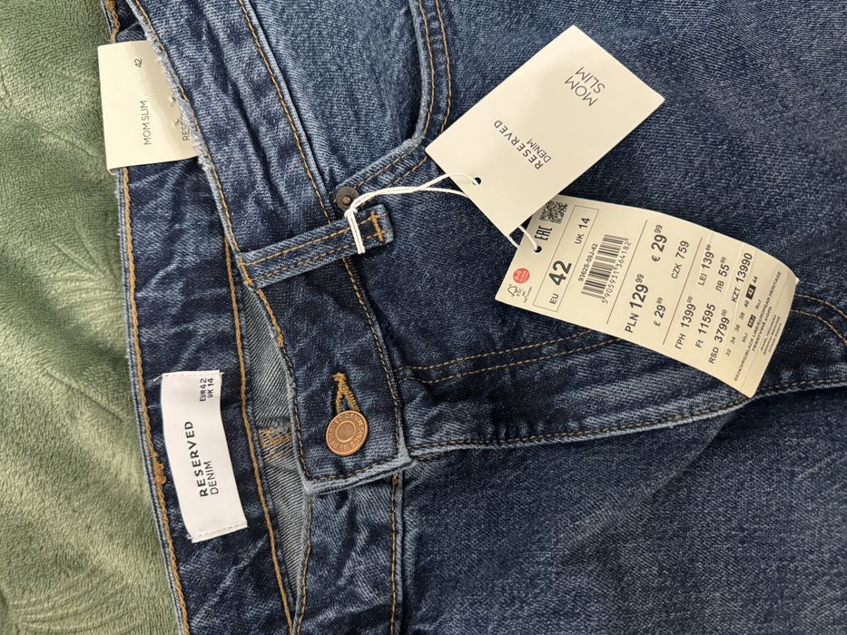 Dżinsy mom slim Reserved