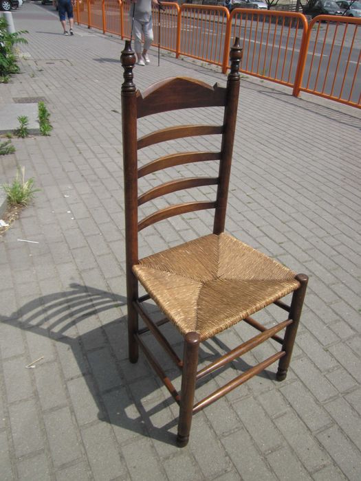 stare krzesło antyk siedzisko wyplatane z sitowia