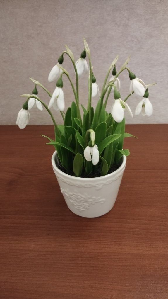 Продаю подснежники   из холодного фарфора