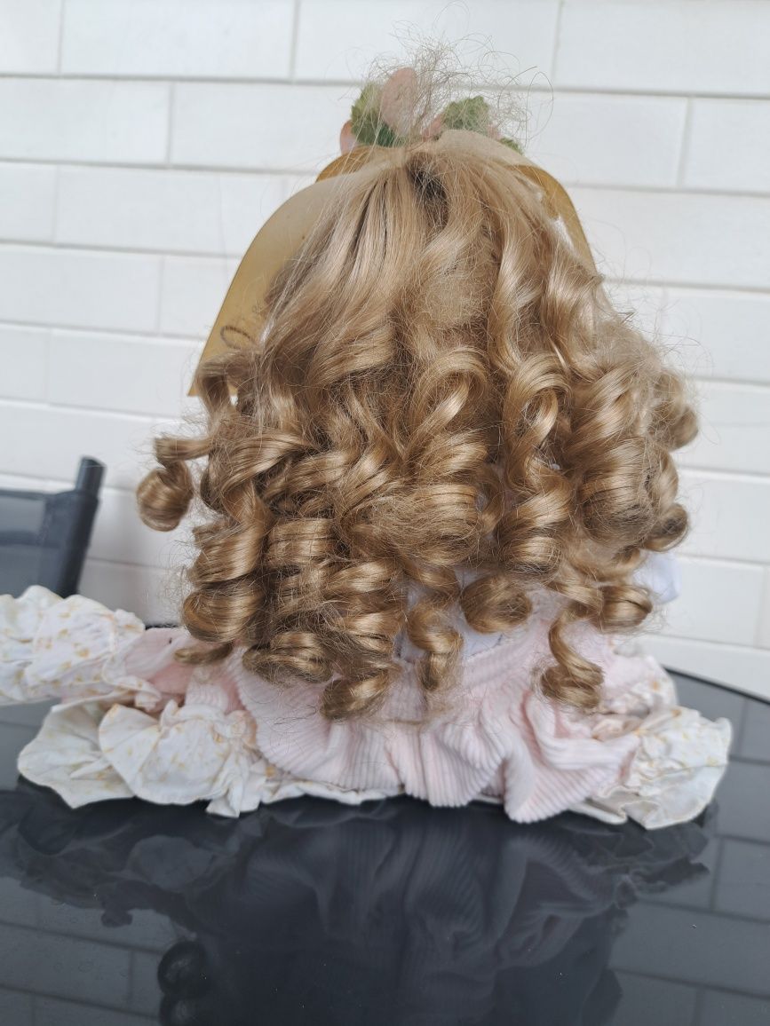 Boneca de porcelana