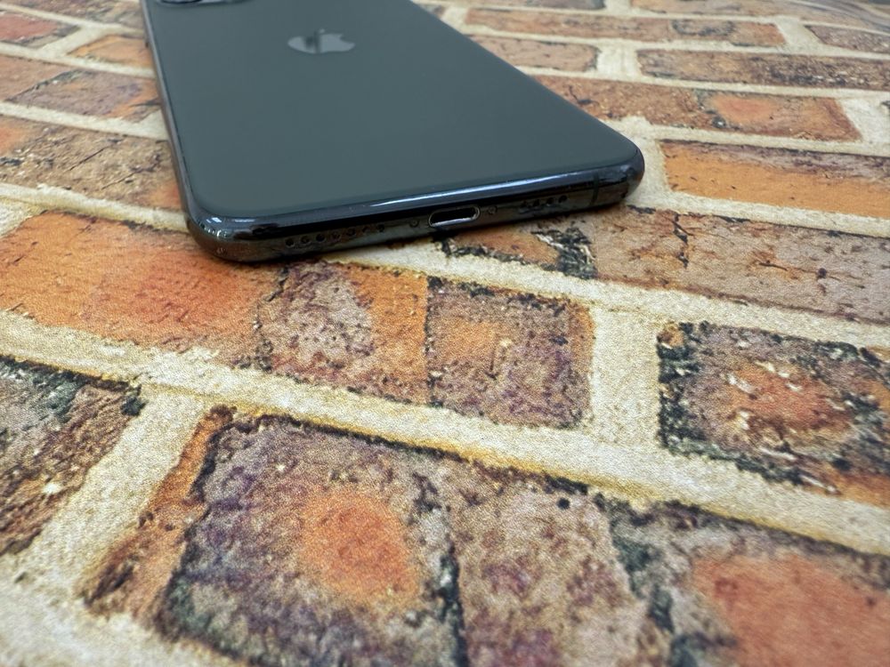 Iphone 11 Pro Max 64gb neverlock Midnight Green 240$