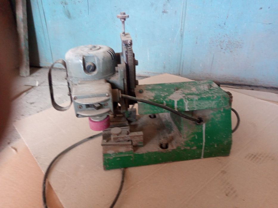 Гильотина и станок для зачистки сварного шва для ленточных пил