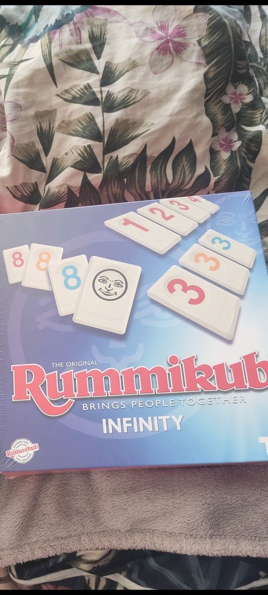 Nowa, zapakowana gra Rummikub