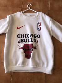 Casaco branco marca Chicago Bulls "Nike".