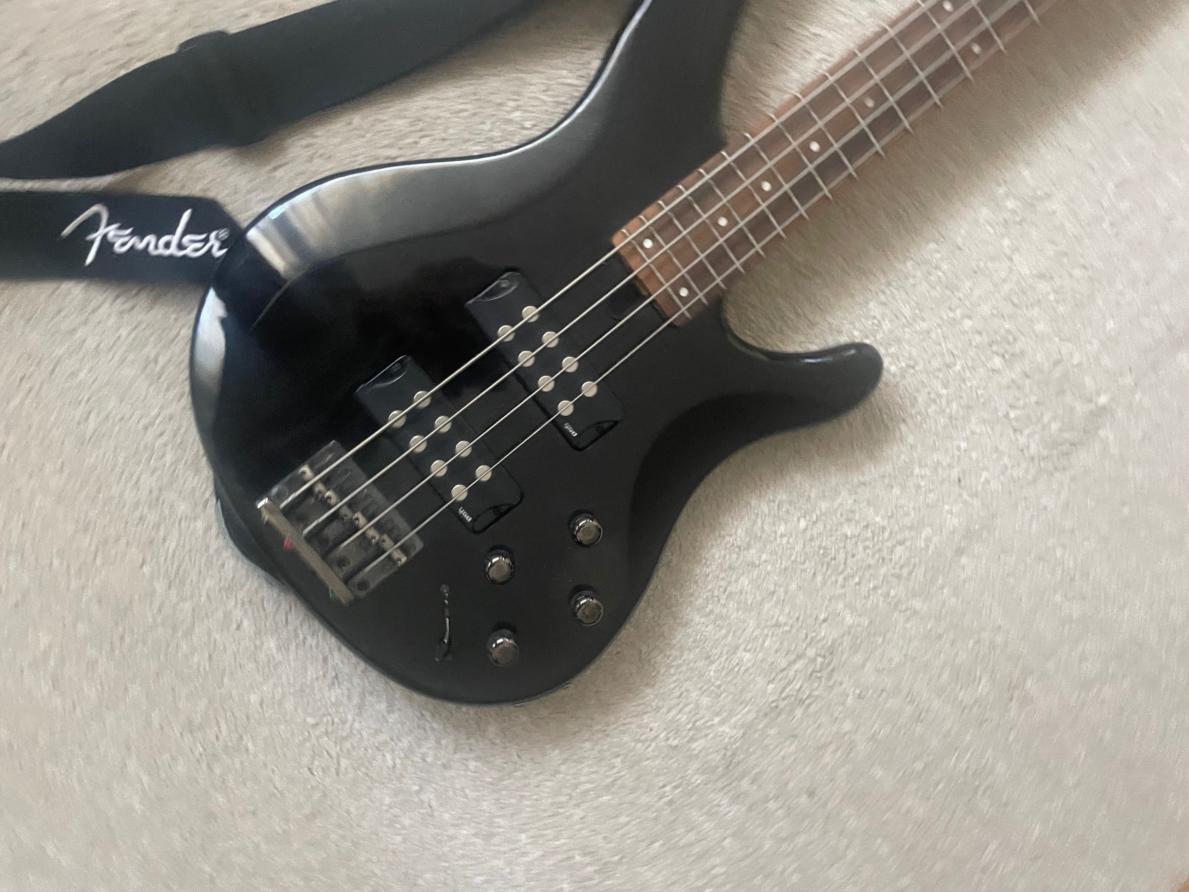 Baixo Yamaha TRBX 304