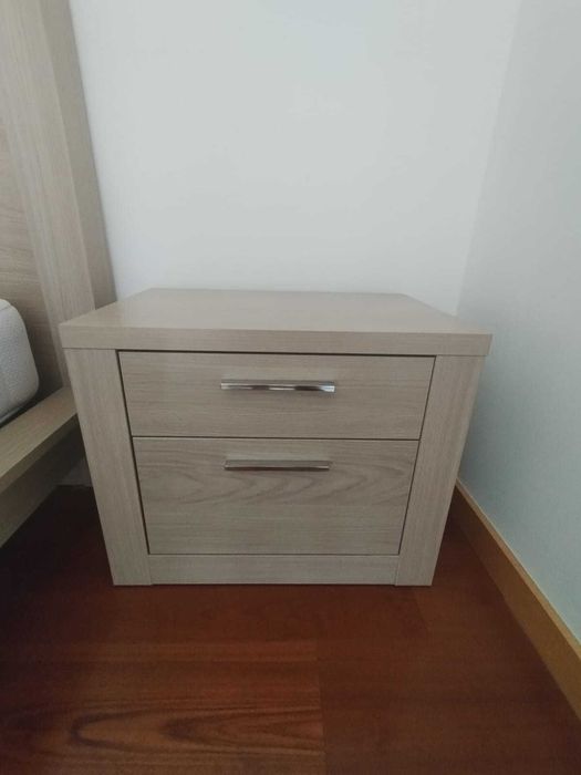 Vende-se Mobília de Quarto de Casal Bali Carvalho