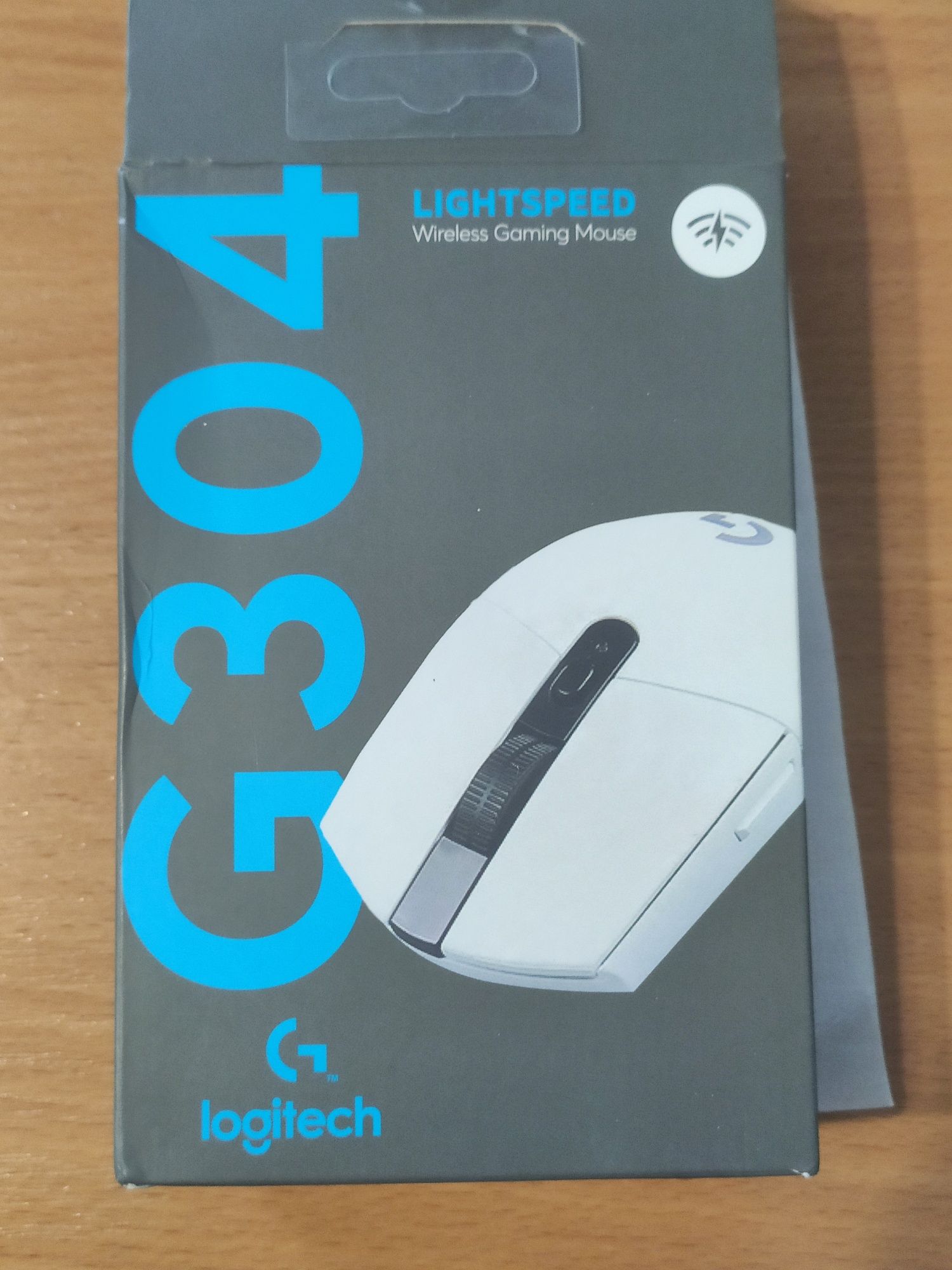 Беспроводные мишки   Logitech G304 Новые в упаковке.