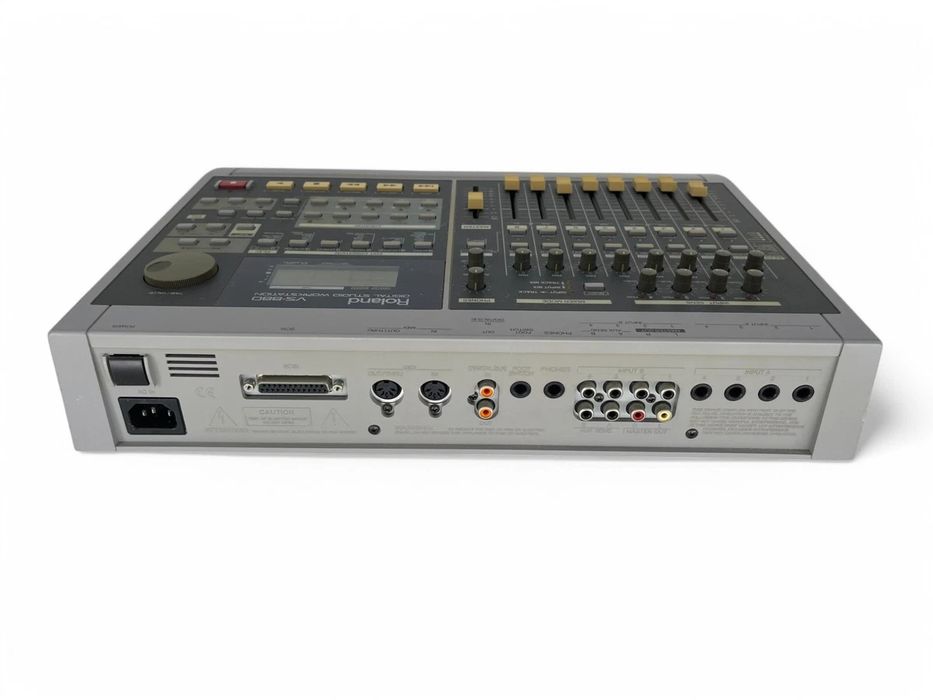 Roland VS 880 workstation