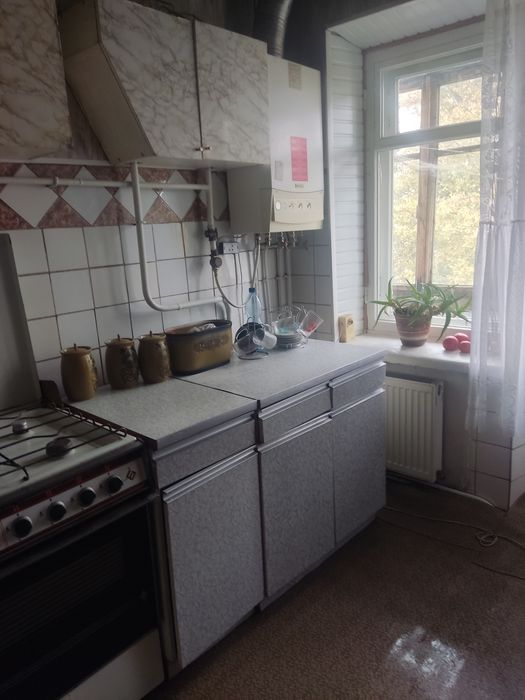 Продається 3 кімнатна квартира з гаражем