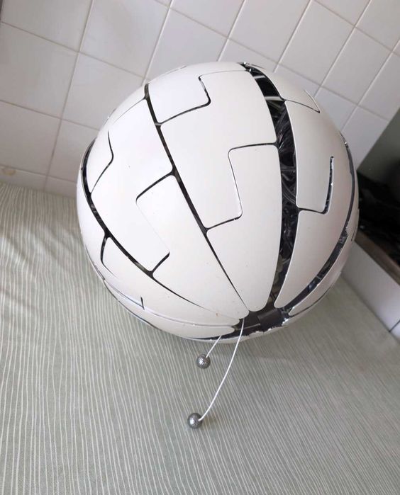 Candeeiro do teto, bola transformer.