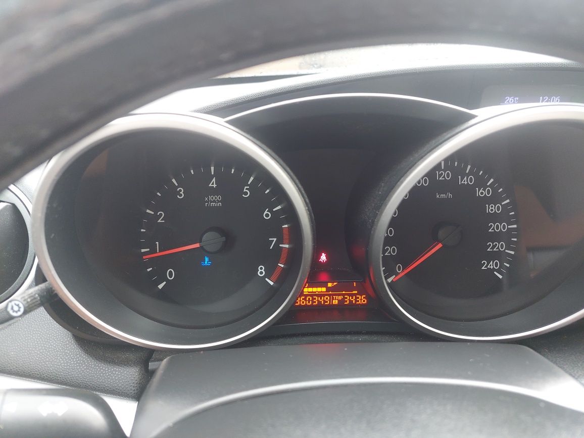Samochod Mazda 3 bl