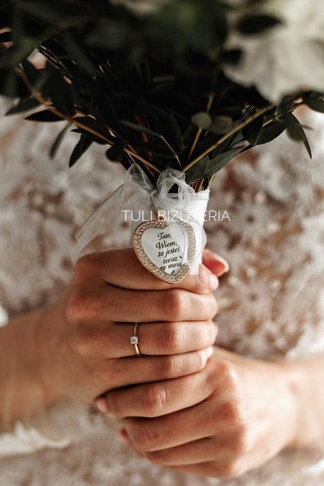 Medalion do bukietu ślubnego z tekstem lub zdjęciem wesele suknia podz