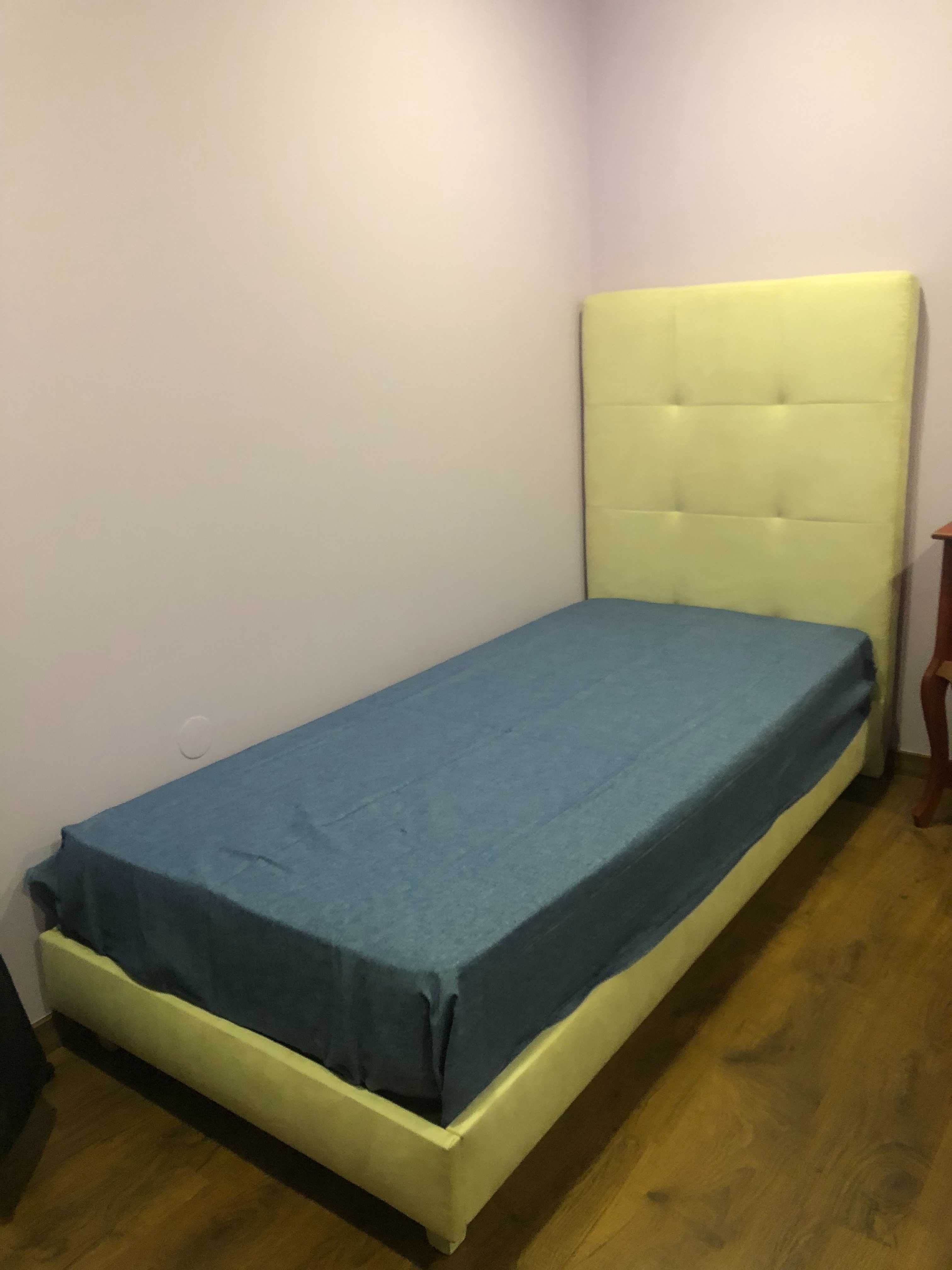 Cama individual em muito bom estado. Oportunidade unica!