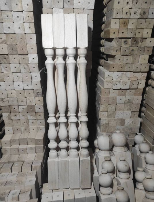 Дерев'яні балясини. Сходинки. Перила. Сходи. Бук, дуб, ясень.