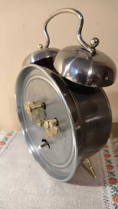 Stary budzik Manufacture Bethune z dwoma dzwonkami 1920r