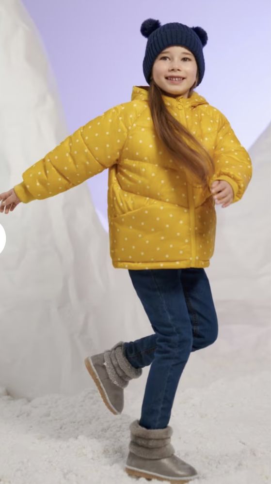 Продам курточку на дівчинку нова,колір яскраво-жовтий