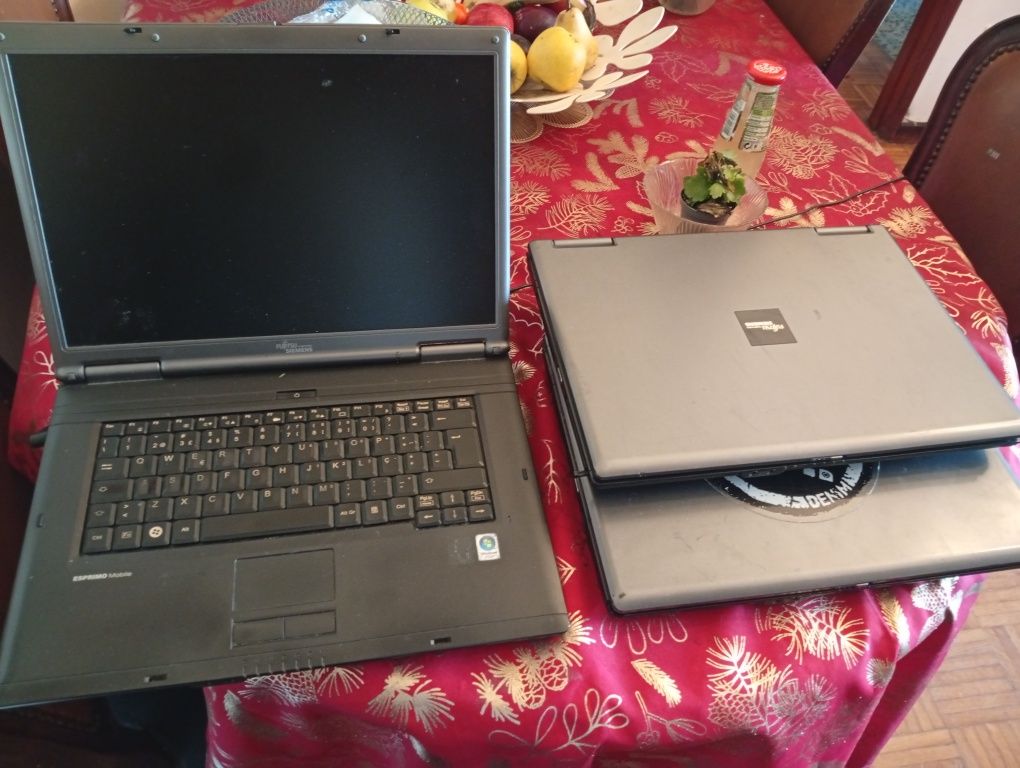 3 portáteis Fujitsu siemens