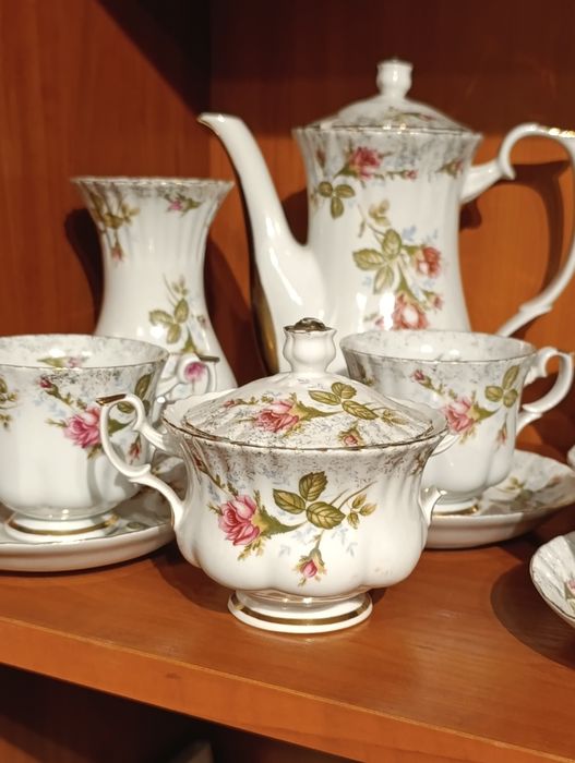 Zestaw do kawy mlecznik cukiernica pięć filiżanek