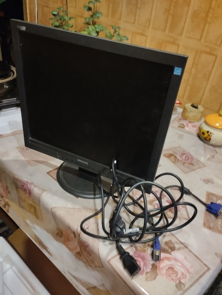 Монитор PHILIPS 17" SXGA