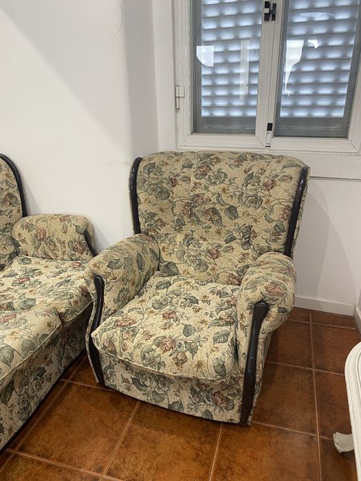 Conjunto Sofá + 2 poltronas