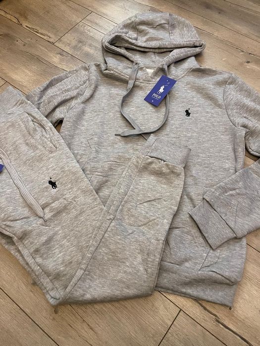 Komplet damski dresowy modele