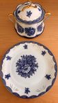 Travessa e terrina pequenas clássicas com decoração azul e dourada