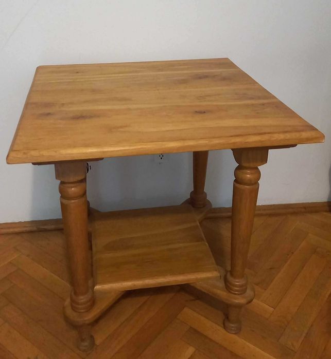 Stolik drewniany 60x60x61cm