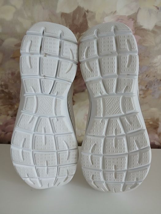 Жіночі кросівки Skechers Summits