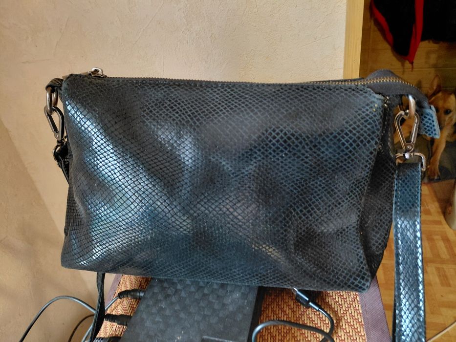 Шкіряна чорна жіноча сумка