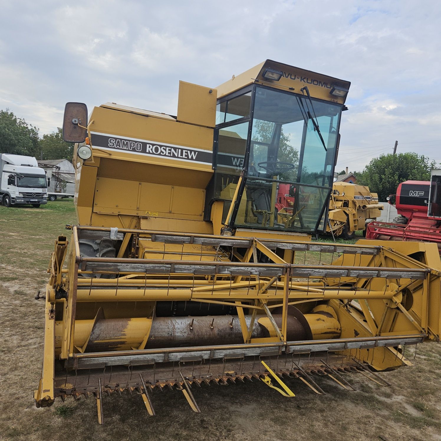 Комбайн зерно збиральний Sampo 600 680 690 з Фінляндії