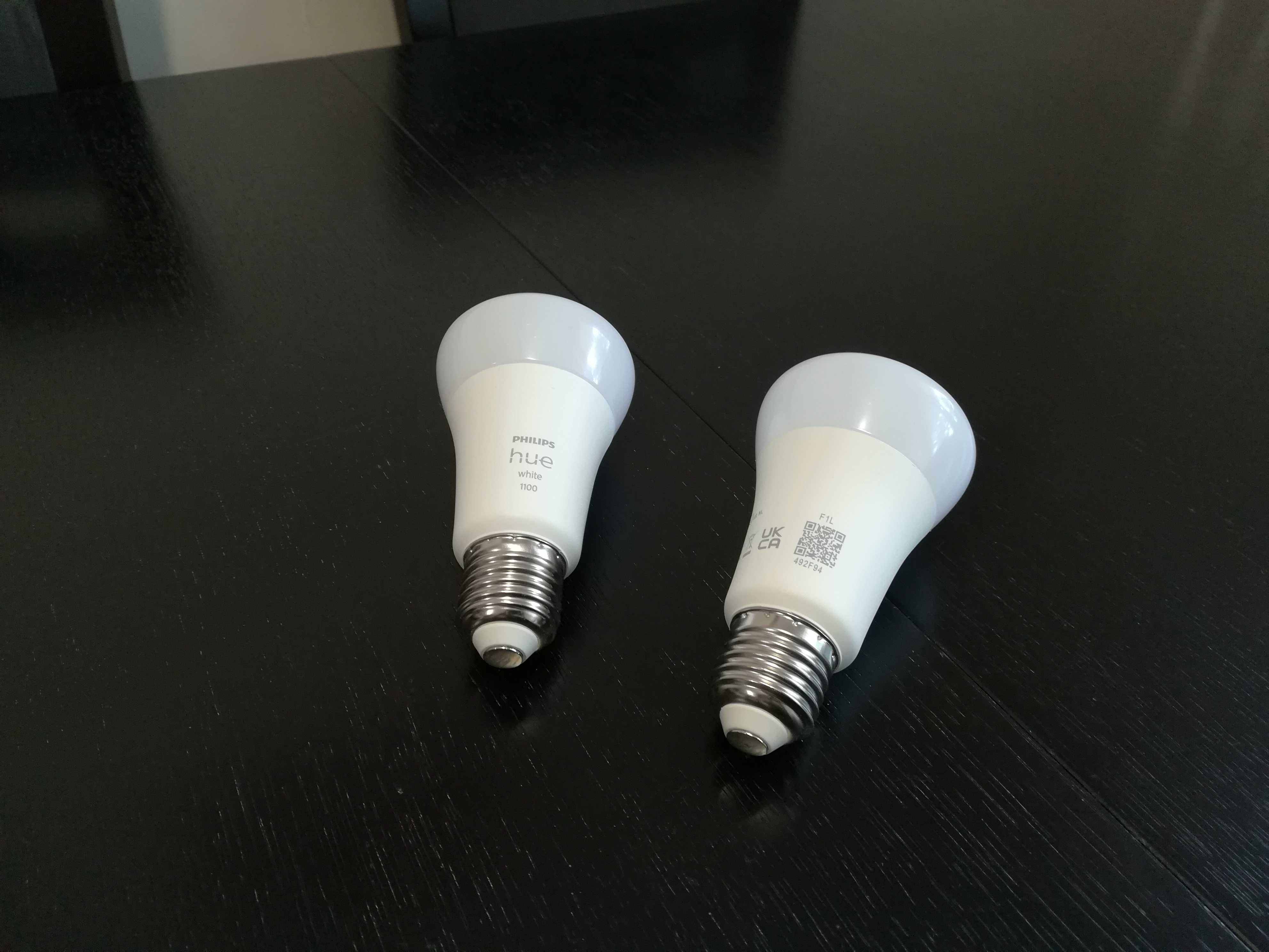 Żarówki Philips Hue E27 White 1100