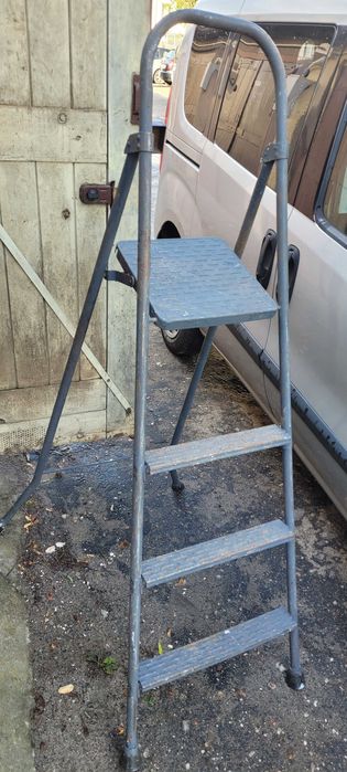 Drabina rozstawna metalowa domowo ogrodowa