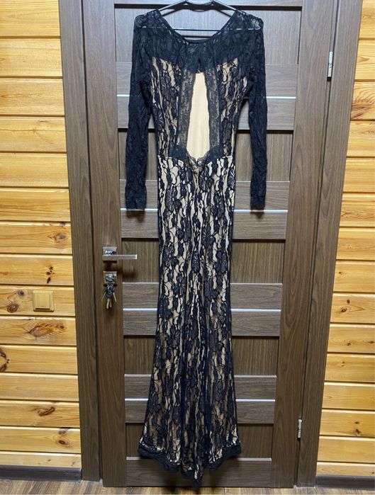 Платье в пол(немного шлейф)