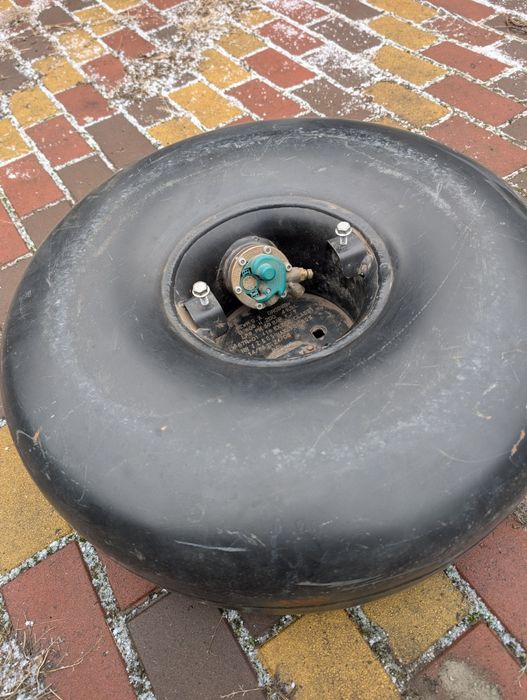 Балон газовий 42 літри з редуктором від ГБО 4 в хорошому стані